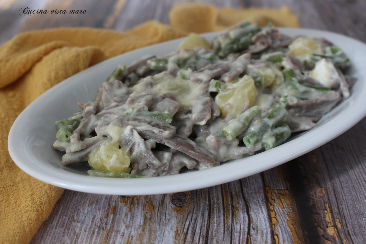 Pizzoccheri fagiolini e patate Cucina vista mare