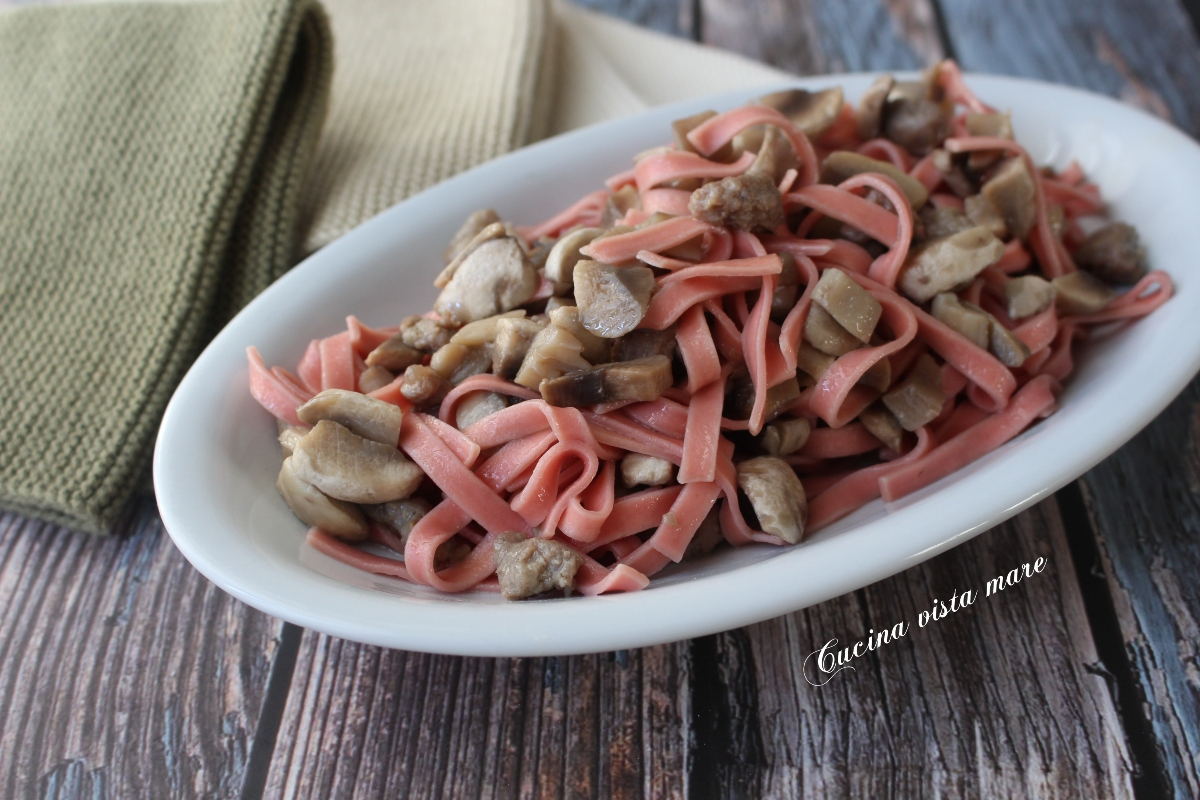 Tagliatelle al Barolo con sugo ai funghi Cucina vista mare