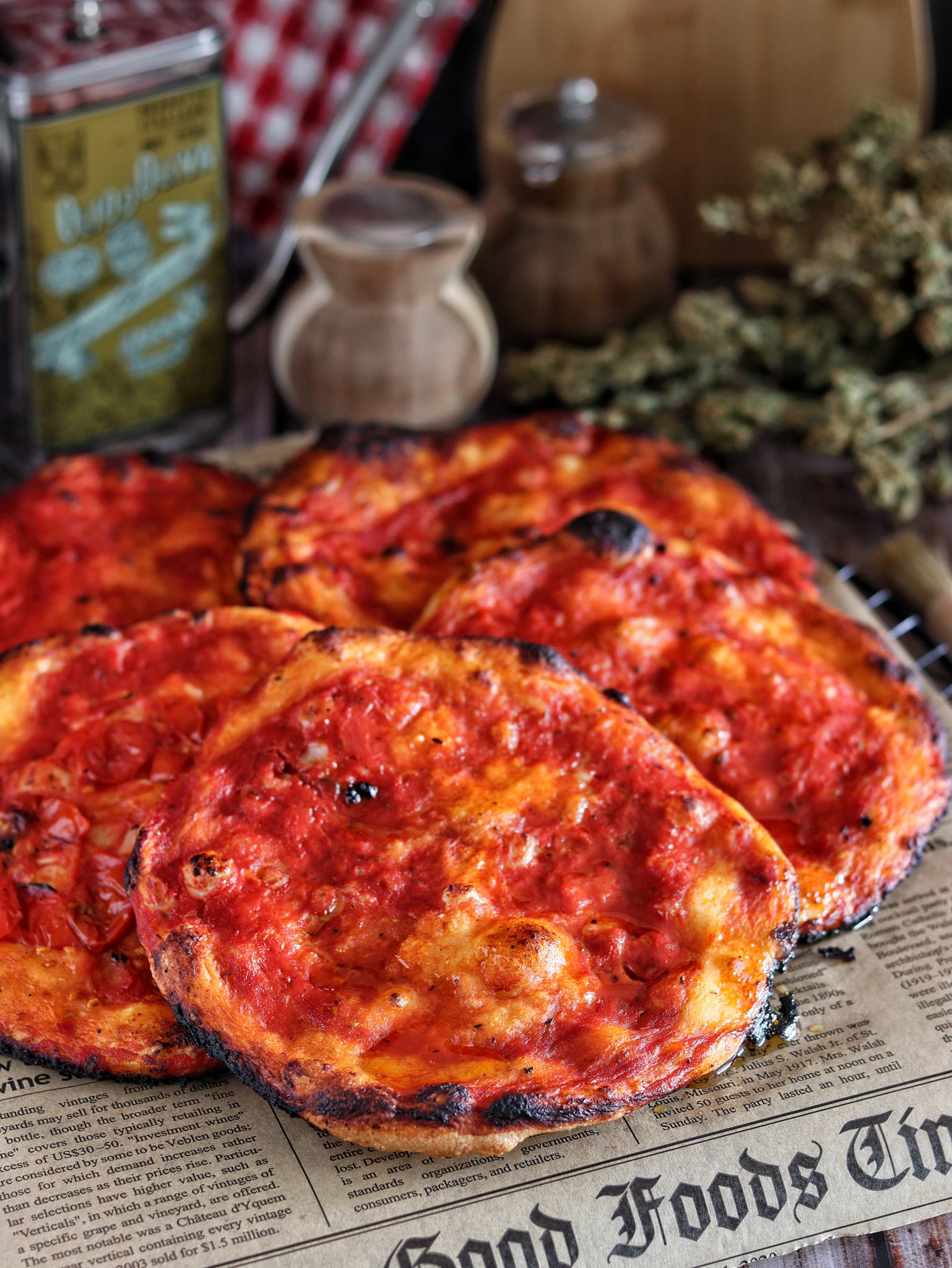 Pizzette rosse romane - Blog di cuciniAMO e mangiAMO Pizzette rosse romane - Blog di cuciniAMO e mangiAMO