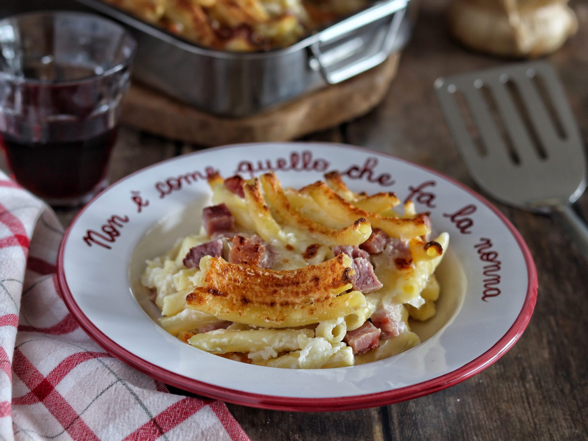 Ziti al forno con prosciutto e mozzarella