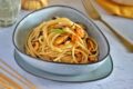 Spaghetti con cozze e fiori di zucca
