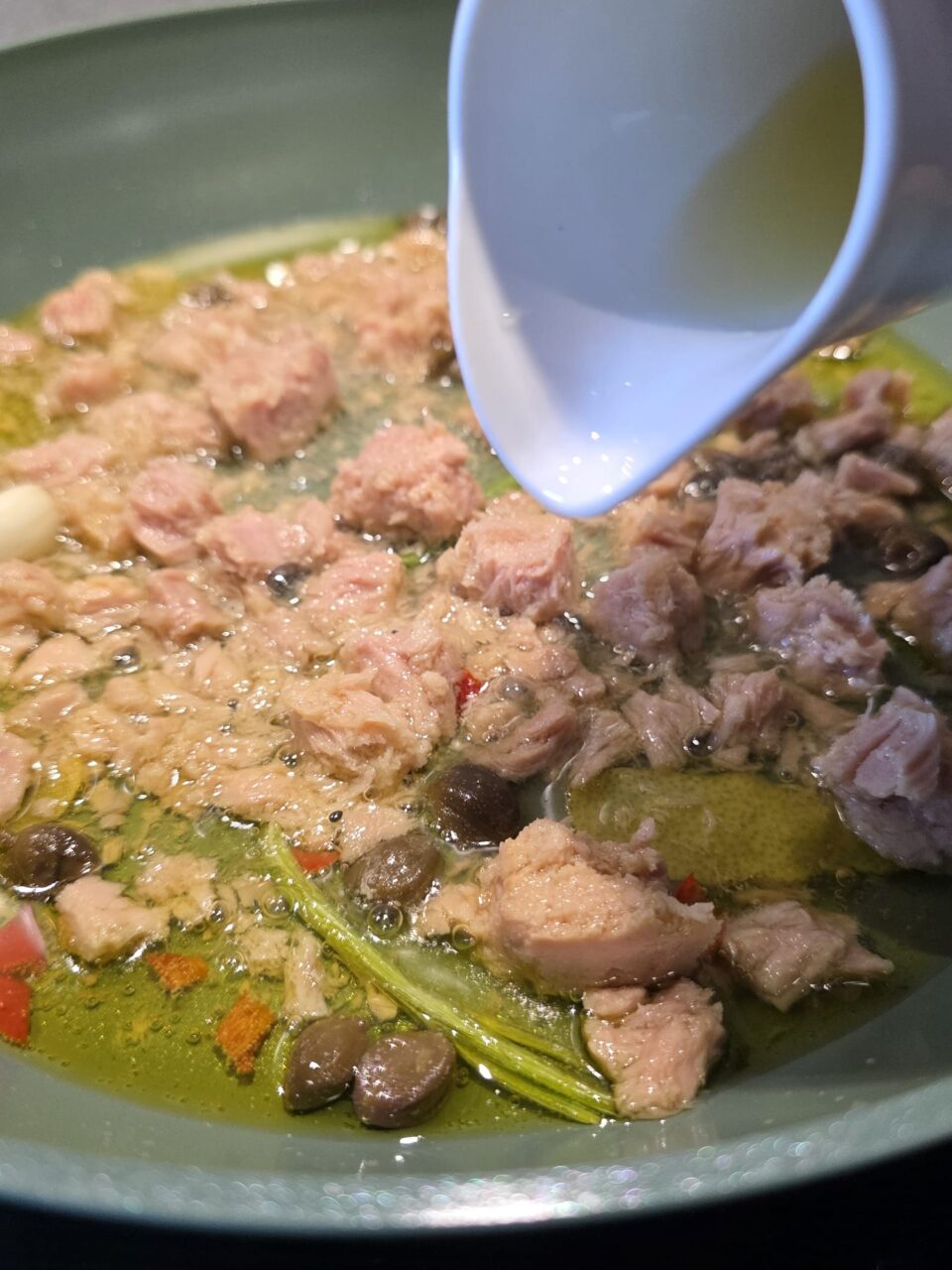 Spaghetti con tonno e limone