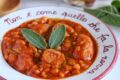 Fagioli all’uccelletto con salsicce: la ricetta toscana rustica che conquista tutti