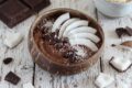 Porridge freddo cocco e cioccolato: la colazione golosa pronta in 5 minuti