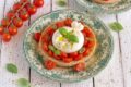 Fresella con pomodorini e burrata: la ricetta estiva fresca e irresistibile