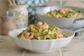 Tagliatelle zucchine e gamberetti: ricetta facile e veloce per un primo piatto cremoso e saporito