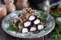Involtini di melanzane e feta: facili, leggeri e pronti in pochi minuti