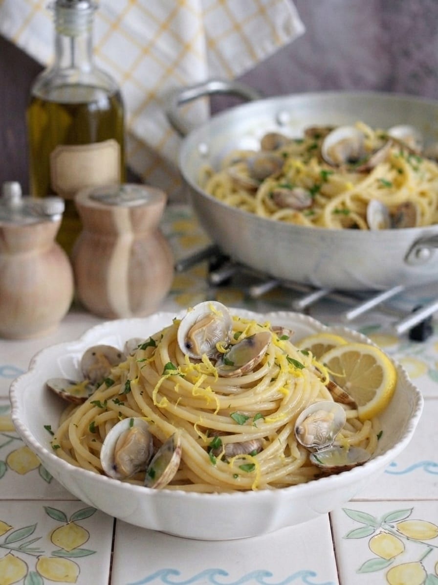 Spaghetti con vongole e limone