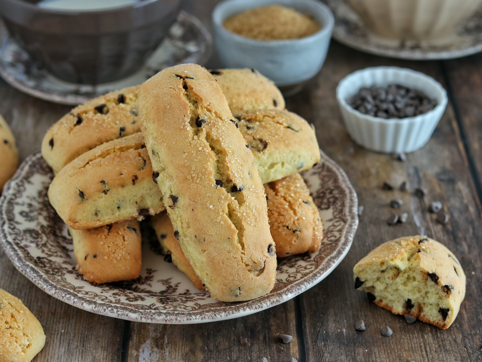 Biscottoni da inzuppo con gocce di cioccolato