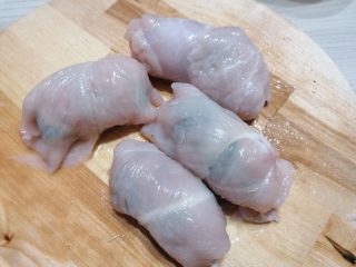 Involtini di pollo con rape e prosciutto