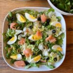 Insalata uova, salmone affumicato e olive | Ricetta Fit e Keto