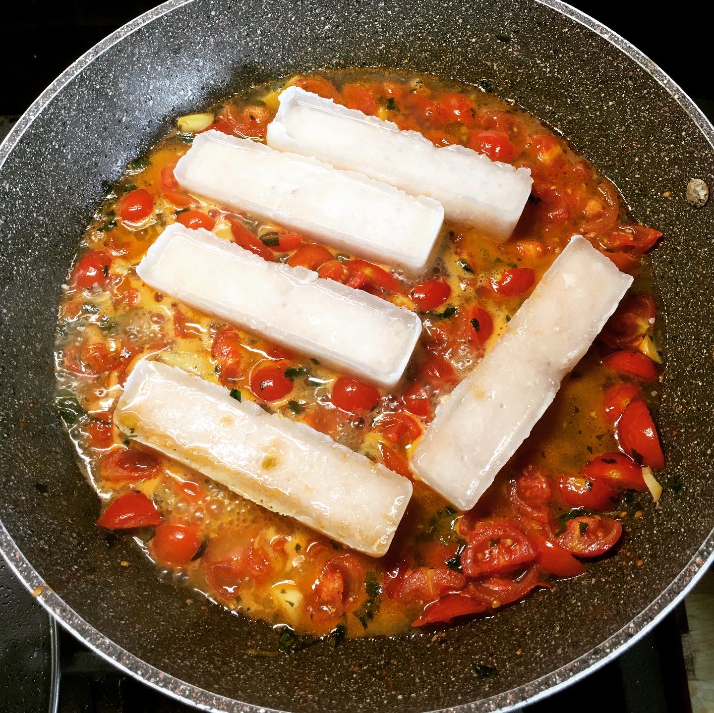 Filetti Di Merluzzo In Padella Light Con Pomodorini - Cucino... Ma ...