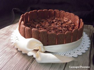 Torta con pavesini al cacao