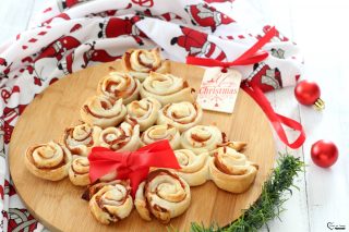 albero di natale di pasta sfoglia salato