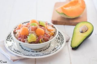 Insalata di riso prosciutto e melone con avocado Insalata di riso prosciutto e melone con avocado