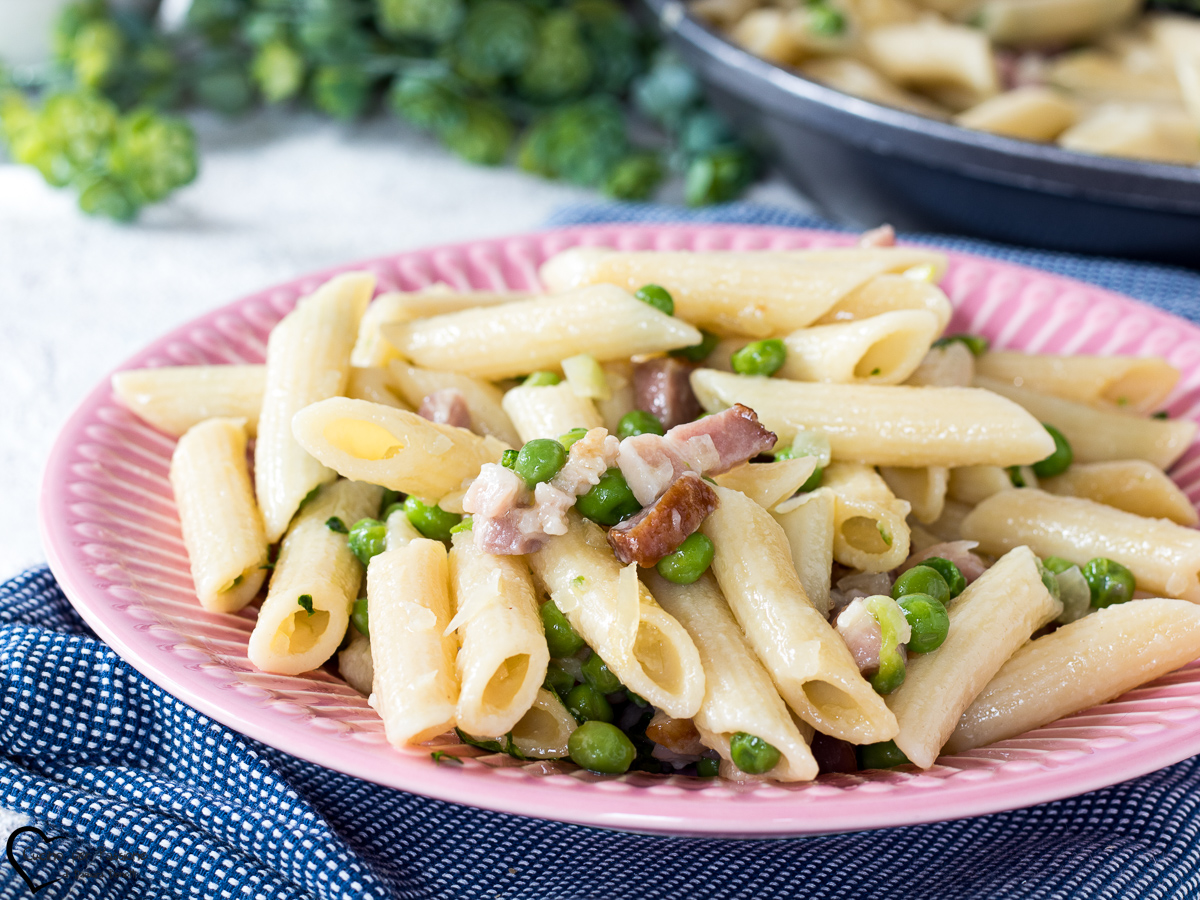 pasta piselli pancetta e pomodorini