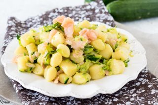 gnocchi zucchine e salmone