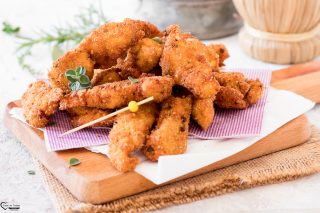 Bocconcini di pollo fritti e speziati