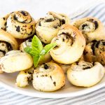 STUZZICHINI PASTA SFOGLIA E OLIVE