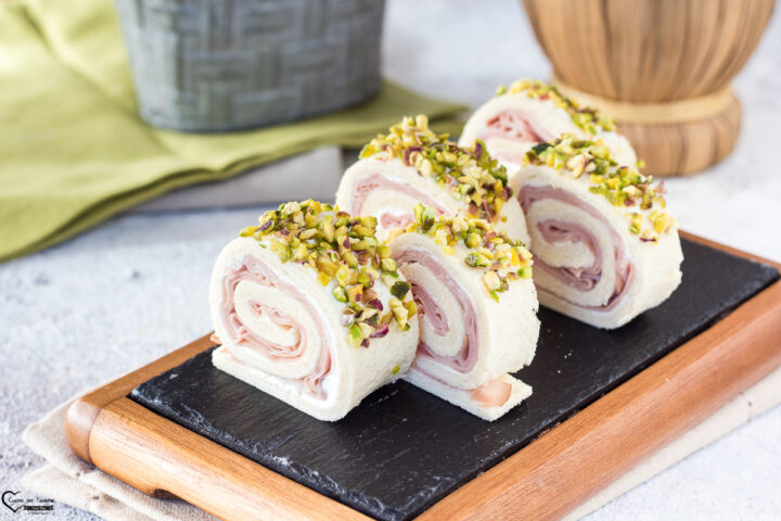 rotolini di mortadella e pistacchio