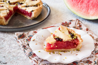 Crostata al gelo d'anguria e pistacchio