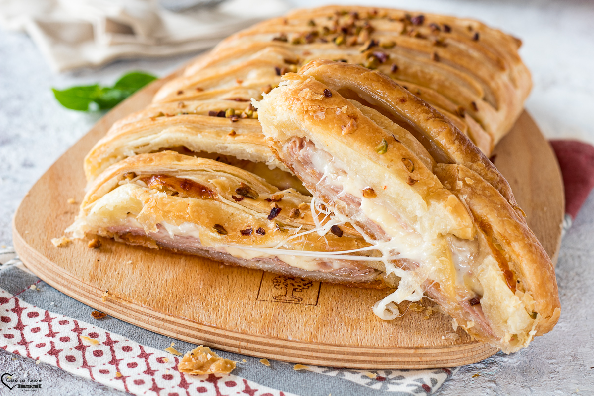 rustico con mortadella ricetta antipasto di pasta sfoglia cottura forno