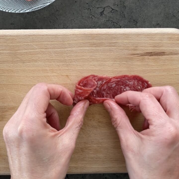 Antipasto con formaggio e salame di capriolo