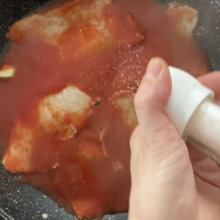 fettine di vitello alla pizzaiola con prosciutto e formaggio