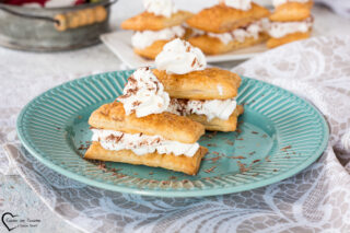 Dolce veloce con pasta sfoglia panna e cioccolato