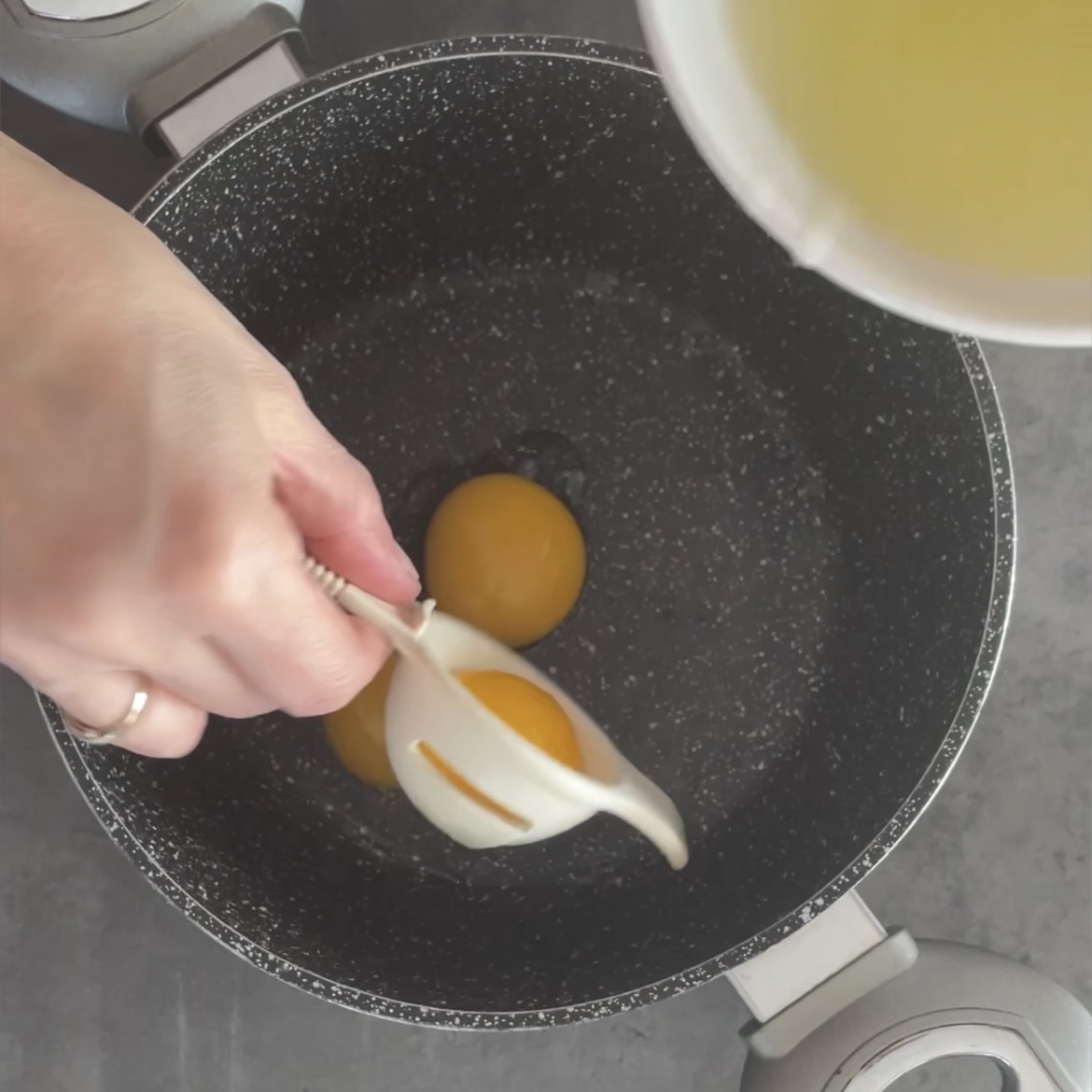 Appretto Ipoallergenico Con Amido Di Riso FEI FAN – 400 Ml, Facilita Stiratura E Dona Consistenza Ai Tessuti