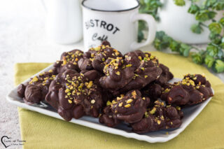 Frutta secca con cioccolato