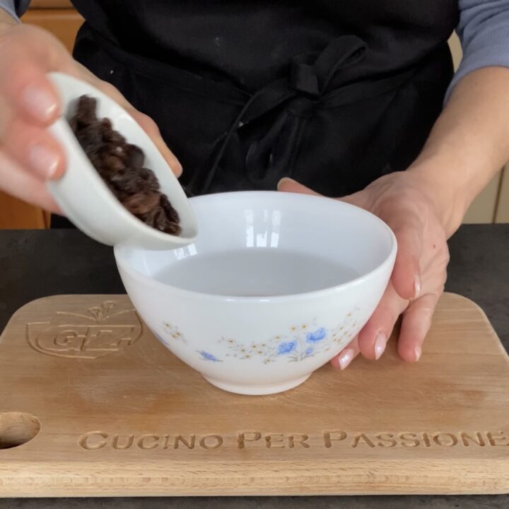 rotolo di pasta sfoglia con mele e marmellata