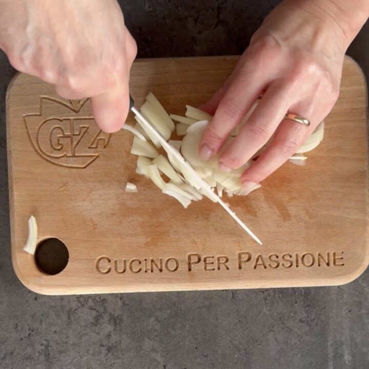 Straccetti di pollo con piselli