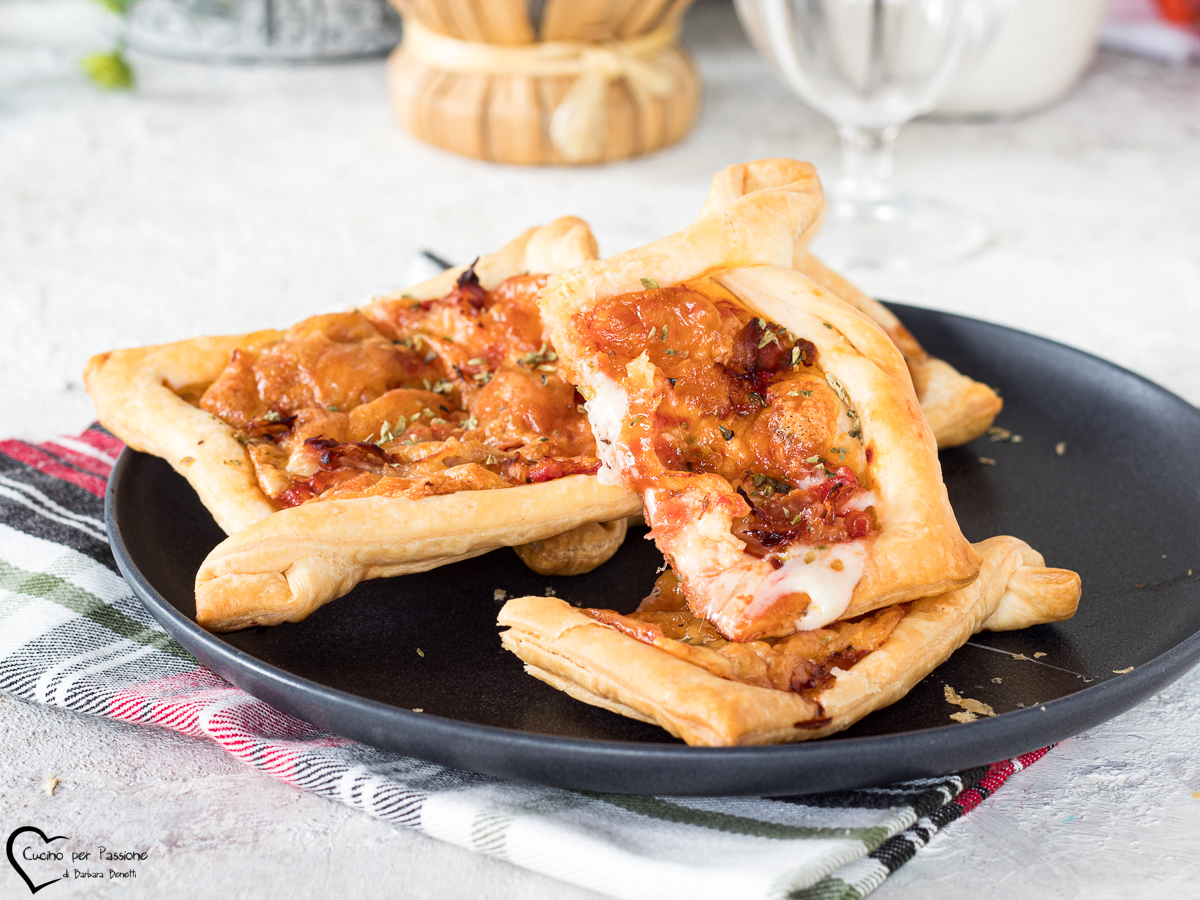 cestini di pasta sfoglia con prosciutto e mozzarella ricetta antipasto