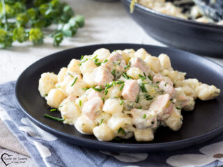 Gnocchi con salmone e zucchine