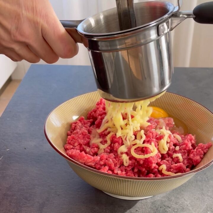Polpette con le patate carote e piselli