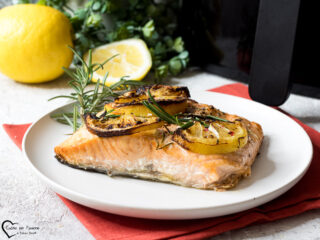 Filetto di salmone in friggitrice ad aria