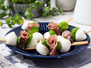 Spiedini con mozzarelline