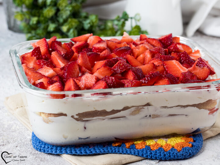 Dolce alle fragole e panna