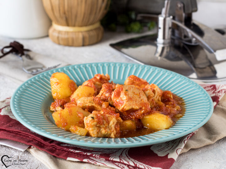 spezzatino di pollo in pentola a pressione