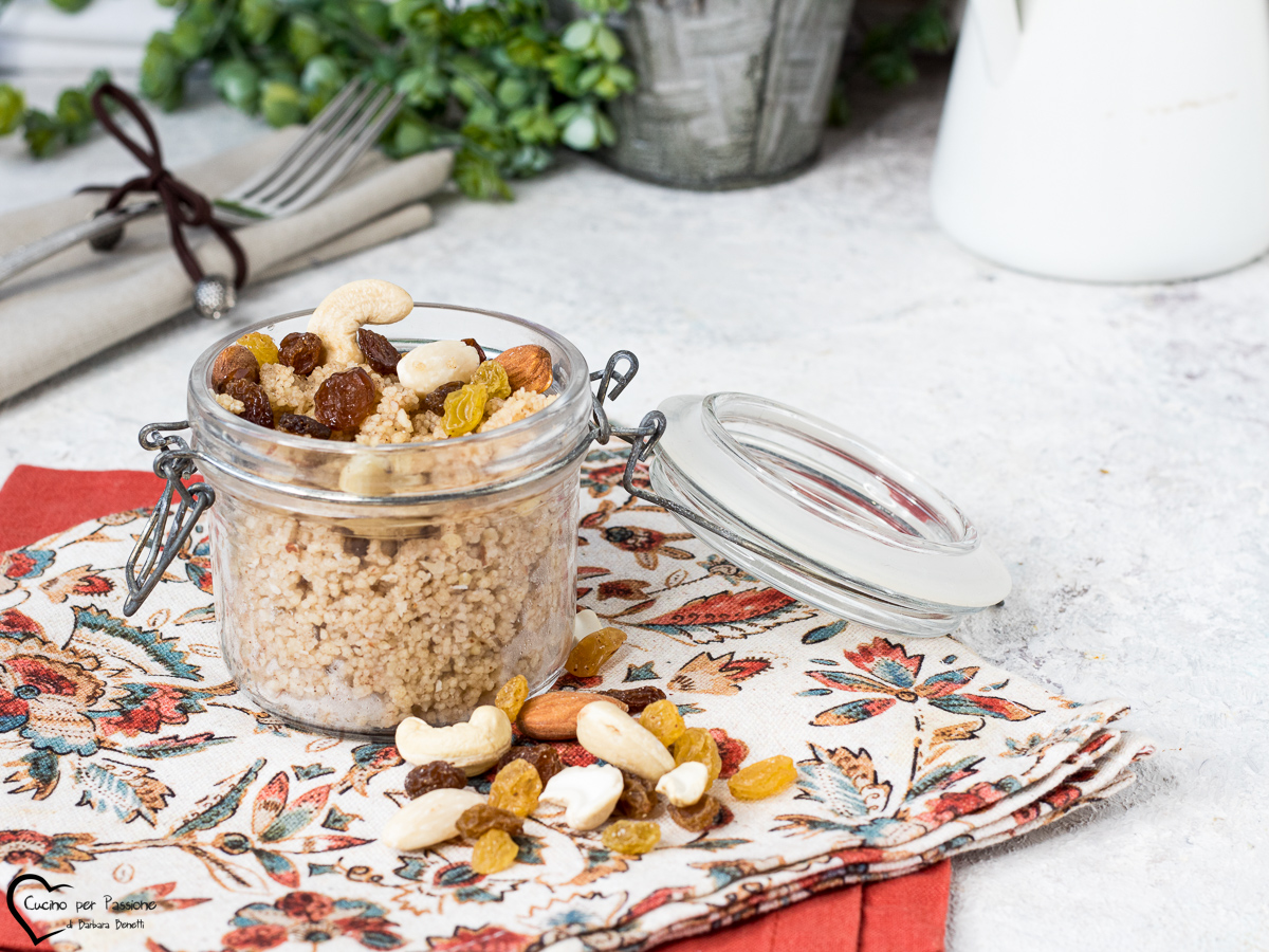 Cous cous dolce con frutta secca e miele
