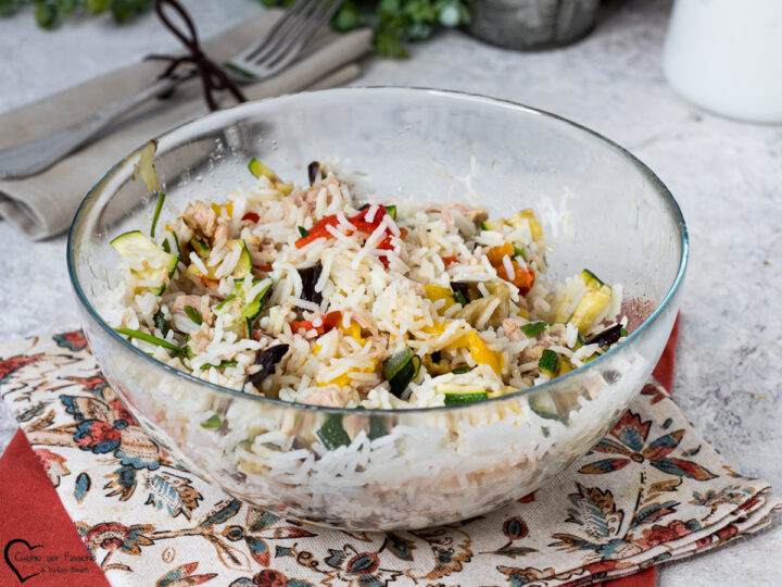 Insalata di riso con tonno e verdure grigliate