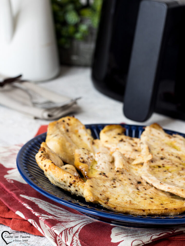 Petto di pollo alle rebe in friggitrice ad aria