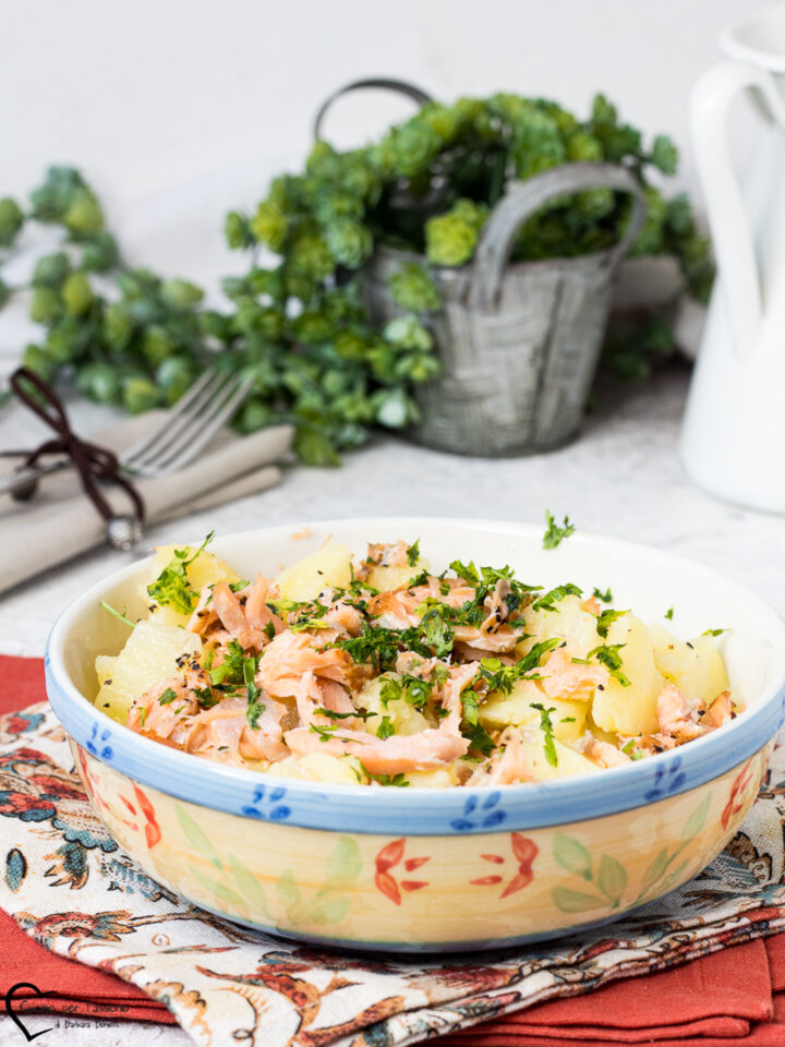 insalata di patate e salmone