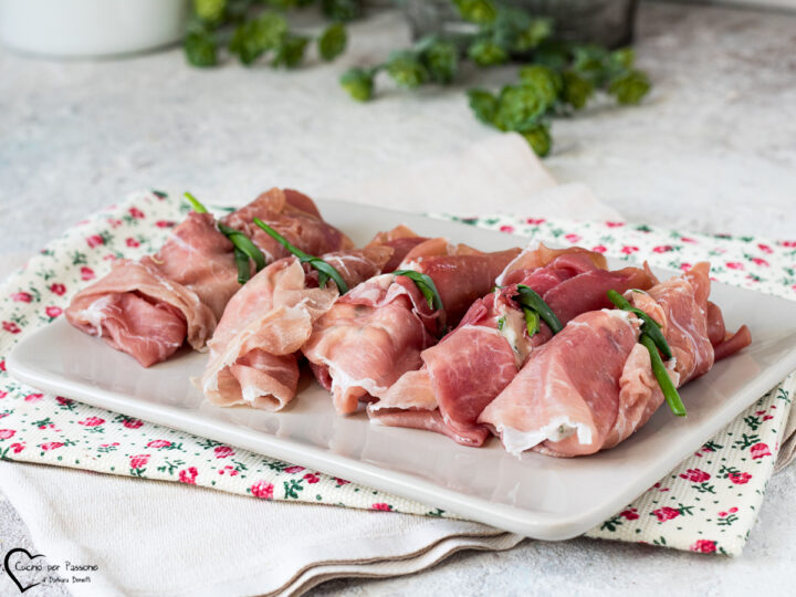 Involtini di prosciutto crudo con rucola e ricotta