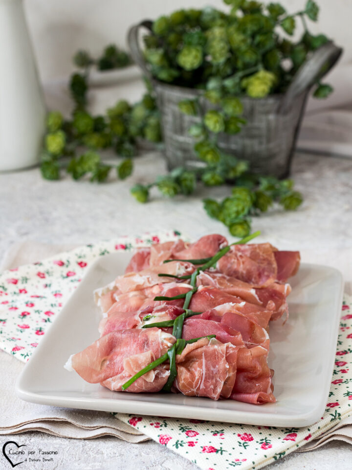Involtini di prosciutto crudo con rucola e ricotta
