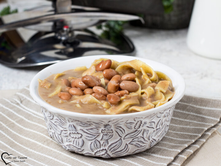 Pasta e fagioli in pentola a pressione