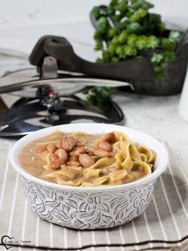 Pasta e fagioli in pentola a pressione