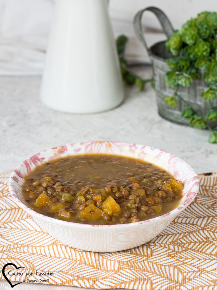 Zuppa di lenticchie rosse e zucca