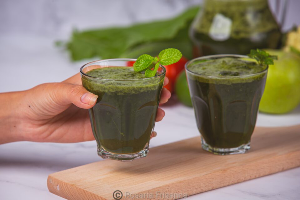 Alt="frullato verde alla menta"